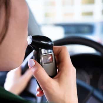 รู้จักเครื่องวัดปริมาณแอลกอฮอล์ - Alcotec