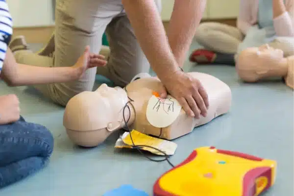 ขั้นตอนการใช้เครื่อง AED Trainer